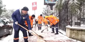 Belediyeden Vatandaşlara Sıcak Çorba