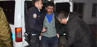 Çocuklarını Eve Almayan Baba, Polislere de Baltayla Saldırdı