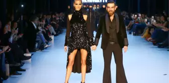 New York Moda Haftasına, 2 Çocuk Annesi Çağla Şıkel'in Fiziği Damga Vurdu