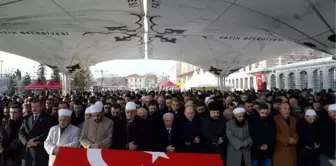 2. Abdülhamid'in Torunu Bülent Osman'ın Cenazesi Omuzda Taşınmadı...