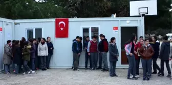 Ayvacık'ta 3 Konteyner Okulda Eğitim Başladı