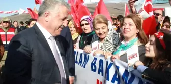 Bakan Arslan'a 10 Yaşındaki Kız Milletvekili Olmak İstediğini Söyledi