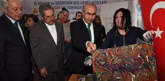 Vali Demirtaş, Büyükşehir Standında Ebru Yaptı