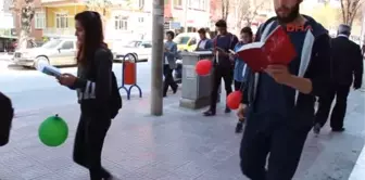 Burdur Öğrencilerden Kitap Okuma Yürüyüşü