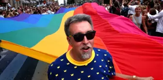 Gökkuşağı Bayrağının Yaratıcısı Gilbert Baker Hayatını Kaybetti