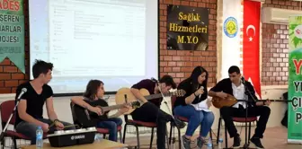 Engelli Müzik Grubundan Üniversite Öğrencilerine Konser