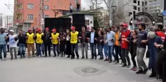 Van'da 1 Mayıs Halaylarla Kutlandı