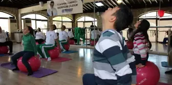 Engelleri Yogo ve Pilates Yaparak Aşıyorlar