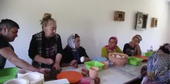 Roman Kadınlar Kili Paraya Çevirecek - Isparta