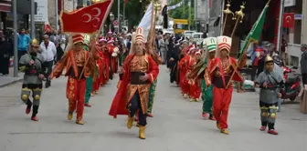 Öğrenme Şenliğinde Mehteran Takımı Öncülüğünde Kortej Yürüyüşü