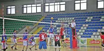 Rize'de Kurumlararası Voleybol Turnuvasının Galibi Hem Kadınlarda Hem Erkeklerde Milli Eğitim İl...