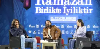 Diriliş Ertuğrul' Oyuncuları Esenler'de Vatandaşlarla Buluştu