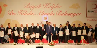 Kızılay, bağışçılarını platin ve altın madalya ile ödüllendirdi