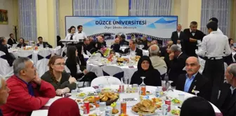 Düzce Üniversitesinin Düzenlediği İftar Programı Birlik ve Beraberliğe Vesile Oldu