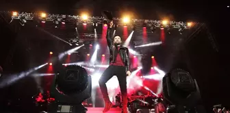 Tarkan, Bakü'de 20 Bin Kişiye Konser Verdi