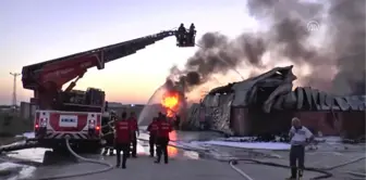 Adana'da Izolasyon Malzemesi Deposunda Yangın