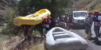 Erzincan Kemah'tan Geçen Karasu'da Rafting Yapıldı