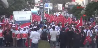 Aydın 15 Temmuz Kutlamasında Şehit Polisin Annesi Baygınlık Geçirdi