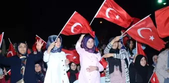 Darende'de 15 Temmuz'da Vatandaşlar Meydanları Doldurdu