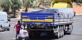 Tır'a Arkadan Çarpan Otomobil Sürücüsünün Mucize Kurtuluşu