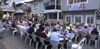 Muğla Marrmaris'te Şehit Ailesinden Polislere Yemek