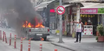 Protesto İçin Adliye Önünde Kamyonetini Yaktı