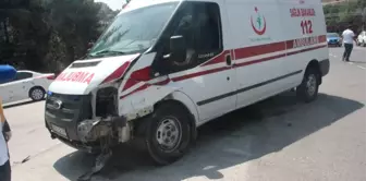 Vakaya Giden Ambulans Kaza Yaptı