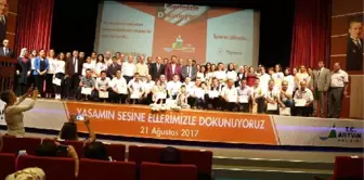 Artvin'de 80 Kamu Personeli İşaret Dilini Öğrenip 'Engelleri' Kaldırdı