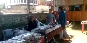 Girişimci Kadınlar, İhtiyaç Sahipleri İçin Kermes Düzenledi