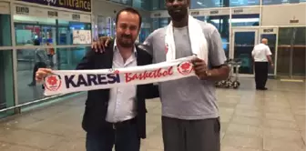 Karesispor'un Yeni Transferi Lawal, Türkiye'ye Gelerek Takıma Katıldı