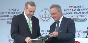 Erdoğan Cuma Namazını Fatih'te Kıldı, Mezun Olduğu Okulun Açılışını Yaptı