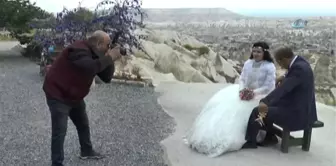 3 Gündür Balon ile Fotoğraf Çekimini Bekleyen Çift Peri Bacalarıyla Yetinmek Zorunda Kaldı