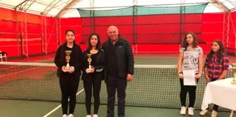 Tenis Turnuvası Ödül Töreni ile Sona Erdi