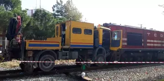 Yük Treni Bakım Aracıyla Çarpıştı: 3 Yaralı