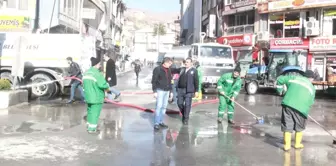 Hakkari Çarşısı Fırça ve Çekpaslarla Temizlendi