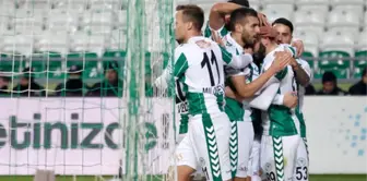 Atiker Konyaspor, Sahasında Kardemir Karabükspor'u 2-0 Mağlup Etti