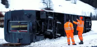 Ölümcül Fırtınalar Avrupa'da Üç Can Aldı, Trenin Raylardan Çıkmasına Neden Oldu