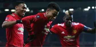 Manchester United Turladı!