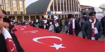 Eskişehir'de, 'Sarıkamış Şehitlerini Anma Yürüyüşü'nde İkizler En Önde Yürüdü