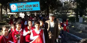 Öğrencilerden Şehit Uğur Ekiz'in Mezarına Ziyaret