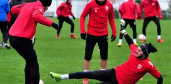 Samsunspor'da 2 Futbolcu Döndü, 1 Futbolcu Gitti