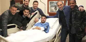 Kolu Kırılan Futbolcuya Takım Arkadaşlarından Destek