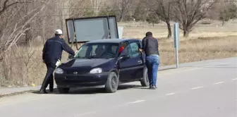 Yolda Kalan Vatandaşın İmdadına Polis Yetişti