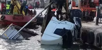 Freni Boşalan Kamyonet Denize Uçtu