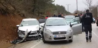 Abant Tabiat Parkı Yolunda Trafik Kazası: 8 Yaralı