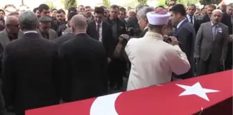 Şehitlerimizi Uğurluyoruz - Şehit Jandarma Uzman Çavuş Gökçe Son Yolculuğuna Uğurlandı