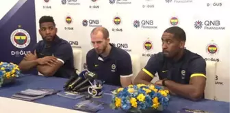 Fenerbahçeli Basketbolcular Taraftarla Buluştu