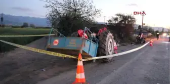 İzmir - Otomobil Traktöre Çarptı: 1 Ölü, 2 Yaralı