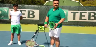 Bülent Serttaş'tan Tenis Dersi