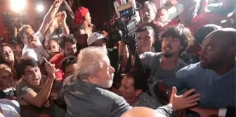 Eski Brezilya Devlet Başkanı Lula Polise Teslim Oldu